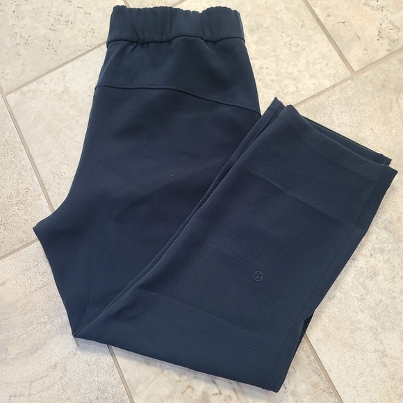 Lululemon On The Fly Navy Pants - Picture 9 of 9